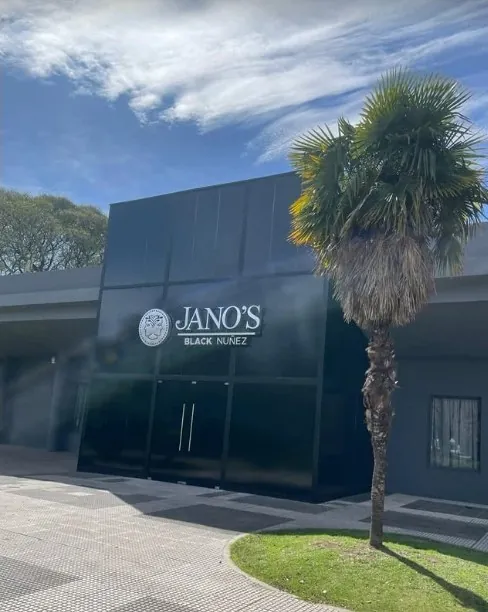 Fachada de Jano's Black Núñez